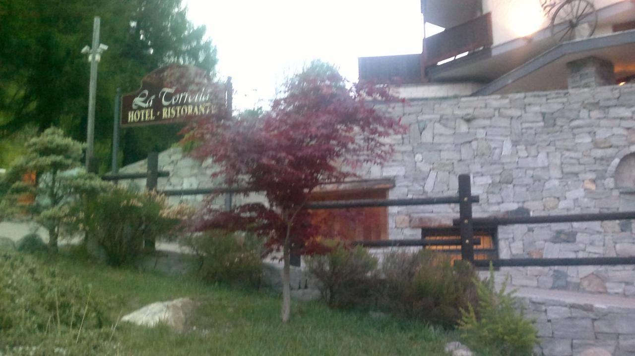 Challand-Saint-Anselme La Torretta Hotel מראה חיצוני תמונה