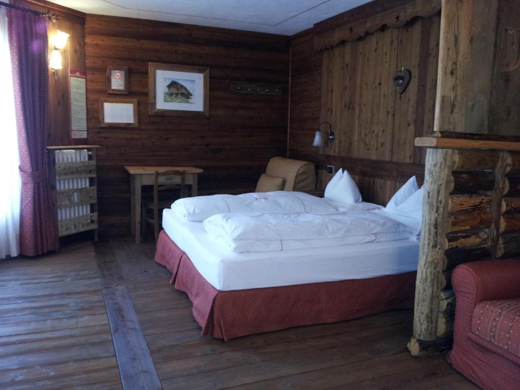 Challand-Saint-Anselme La Torretta Hotel מראה חיצוני תמונה