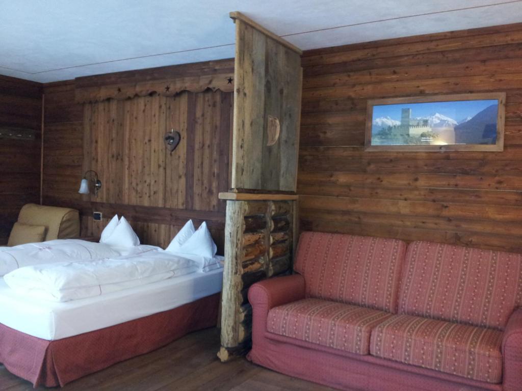 Challand-Saint-Anselme La Torretta Hotel מראה חיצוני תמונה