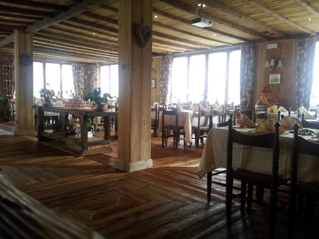 Challand-Saint-Anselme La Torretta Hotel מראה חיצוני תמונה